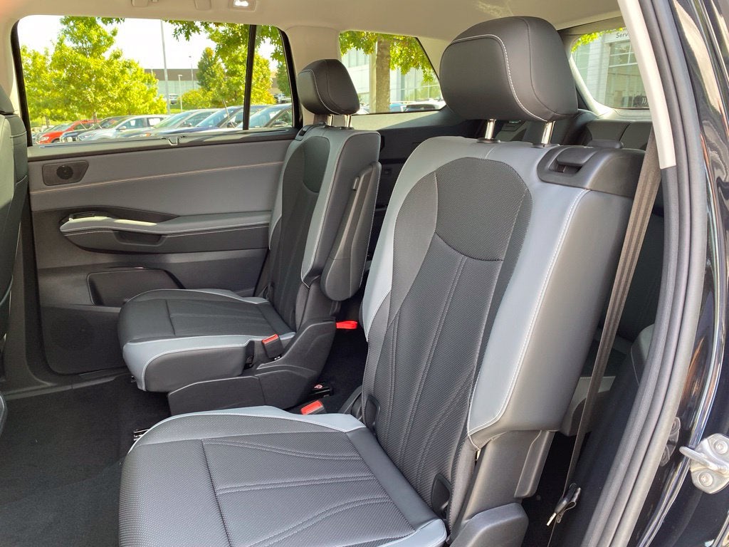 2027 Volkswagen Atlas SE w/Technology