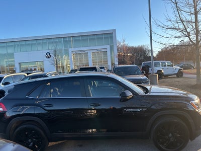 2026 Volkswagen Atlas Cross Sport 2.0T SE w/Technology