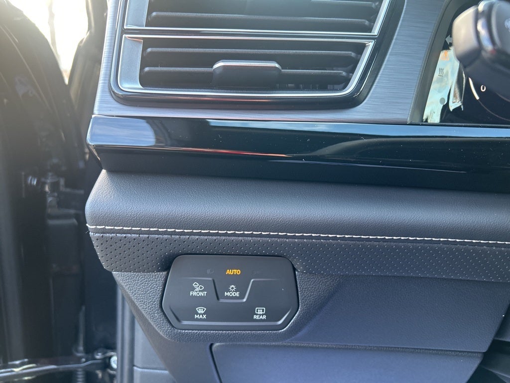 2026 Volkswagen Atlas Cross Sport 2.0T SE