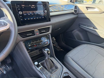 2026 Volkswagen Taos 1.5T SE Black