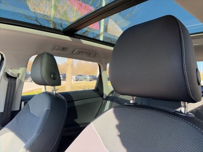 2026 Volkswagen Taos 1.5T SE Black