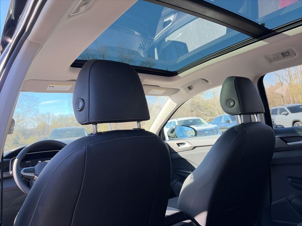 2026 Volkswagen Taos 1.5T SE Black