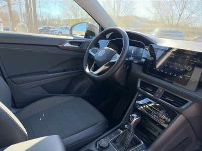 2026 Volkswagen Taos 1.5T SE Black