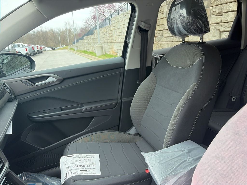 2026 Volkswagen Taos 1.5T SE Black