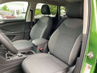 2026 Volkswagen Taos 1.5T SE Black