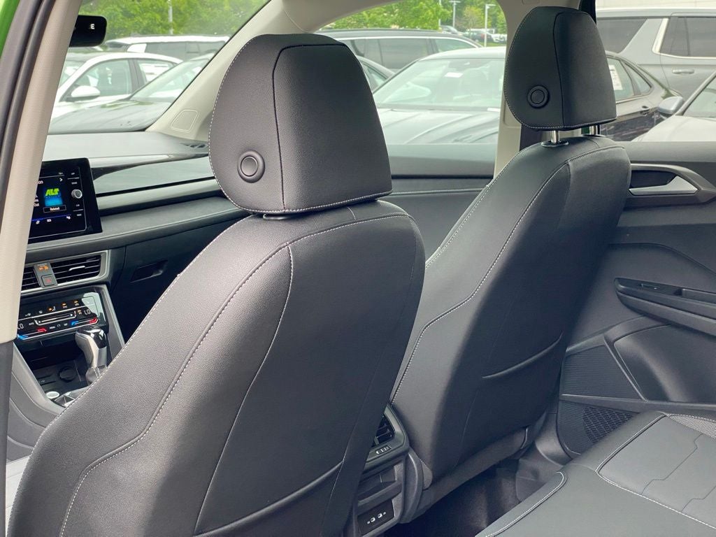 2026 Volkswagen Taos 1.5T SE Black
