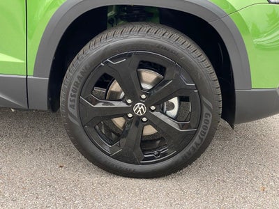2026 Volkswagen Taos 1.5T SE Black