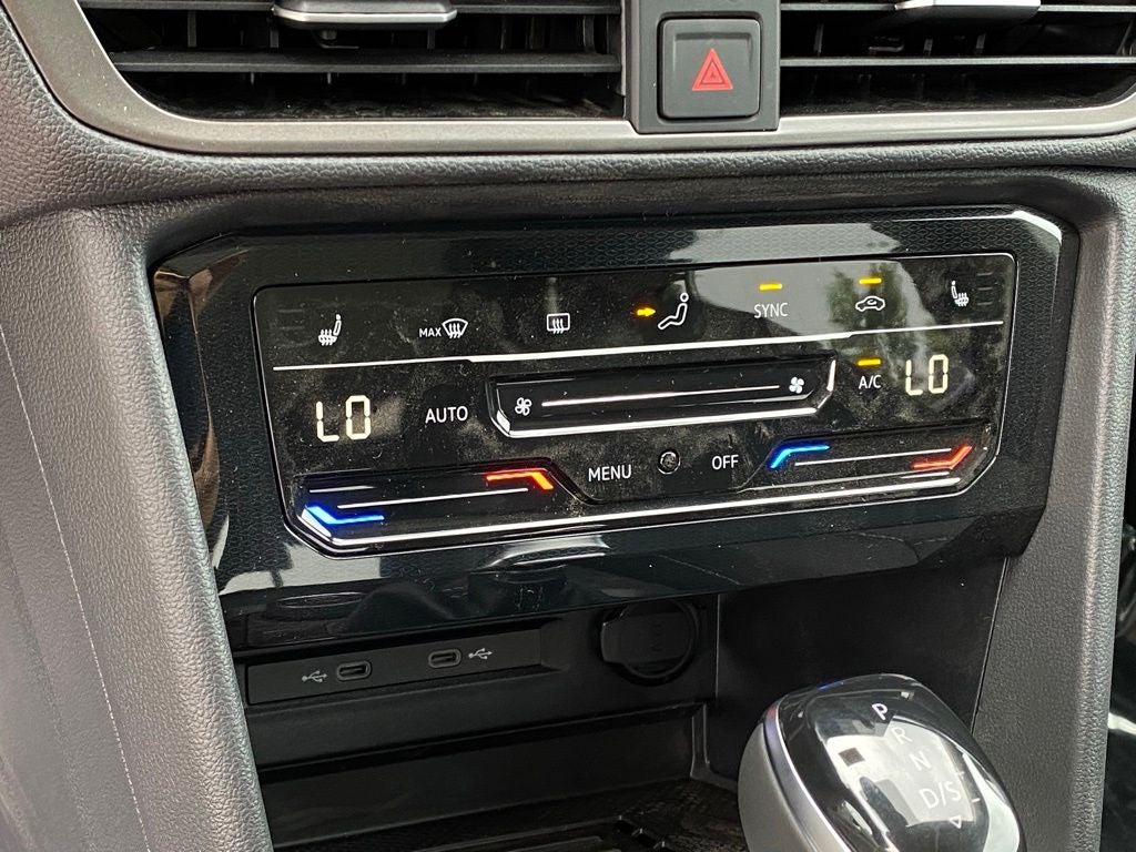 2026 Volkswagen Taos 1.5T SE Black