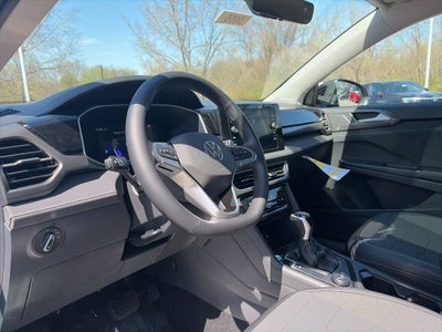 2026 Volkswagen Taos 1.5T SE Black