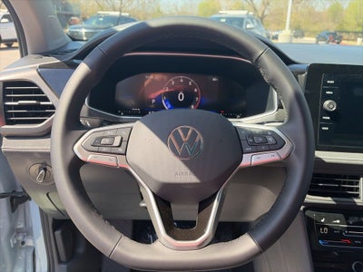 2026 Volkswagen Taos 1.5T SE Black