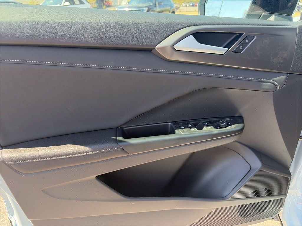 2026 Volkswagen Taos 1.5T SE Black