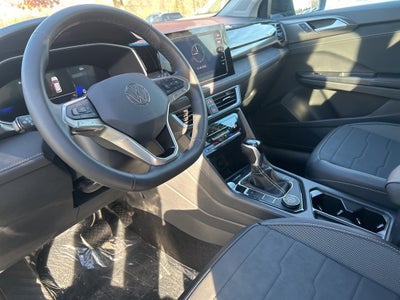 2026 Volkswagen Taos 1.5T SE Black