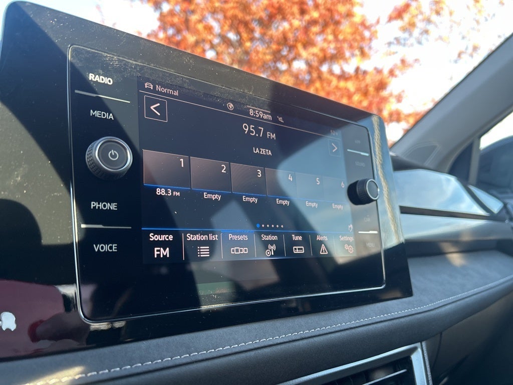 2026 Volkswagen Taos 1.5T SE Black