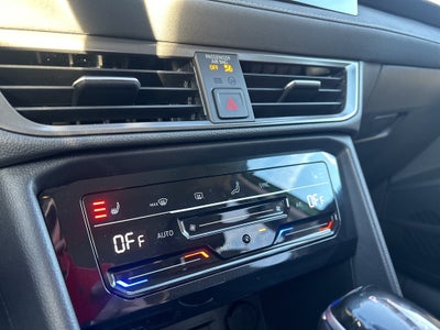 2026 Volkswagen Taos 1.5T SE Black