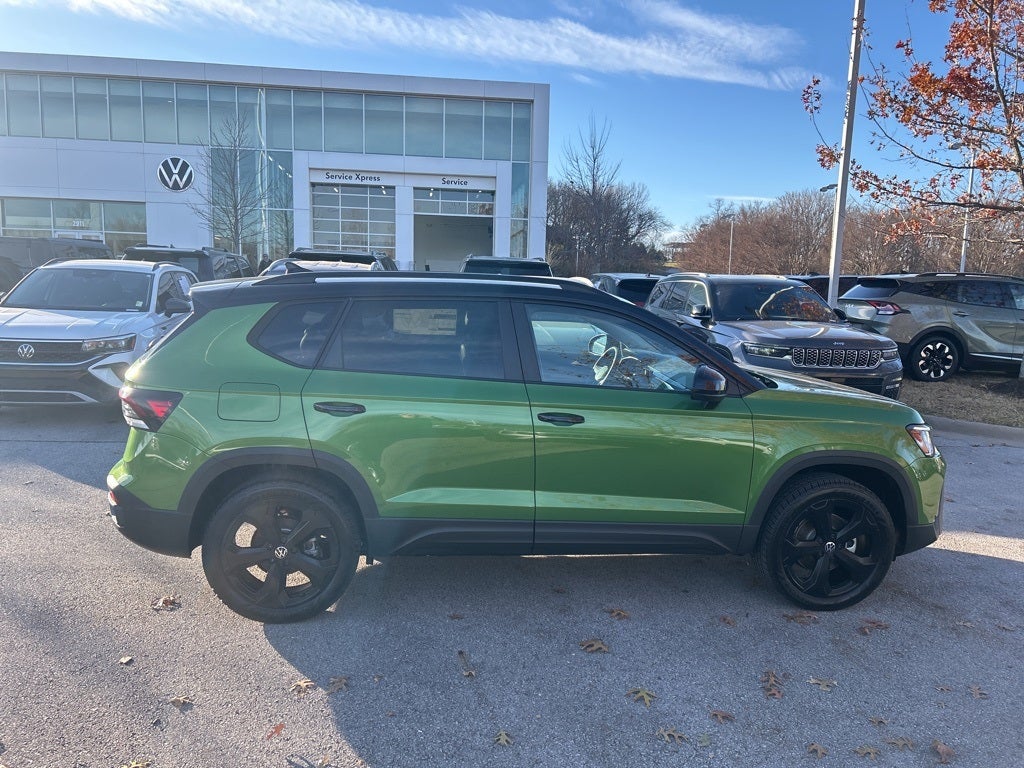 2026 Volkswagen Taos 1.5T SE Black