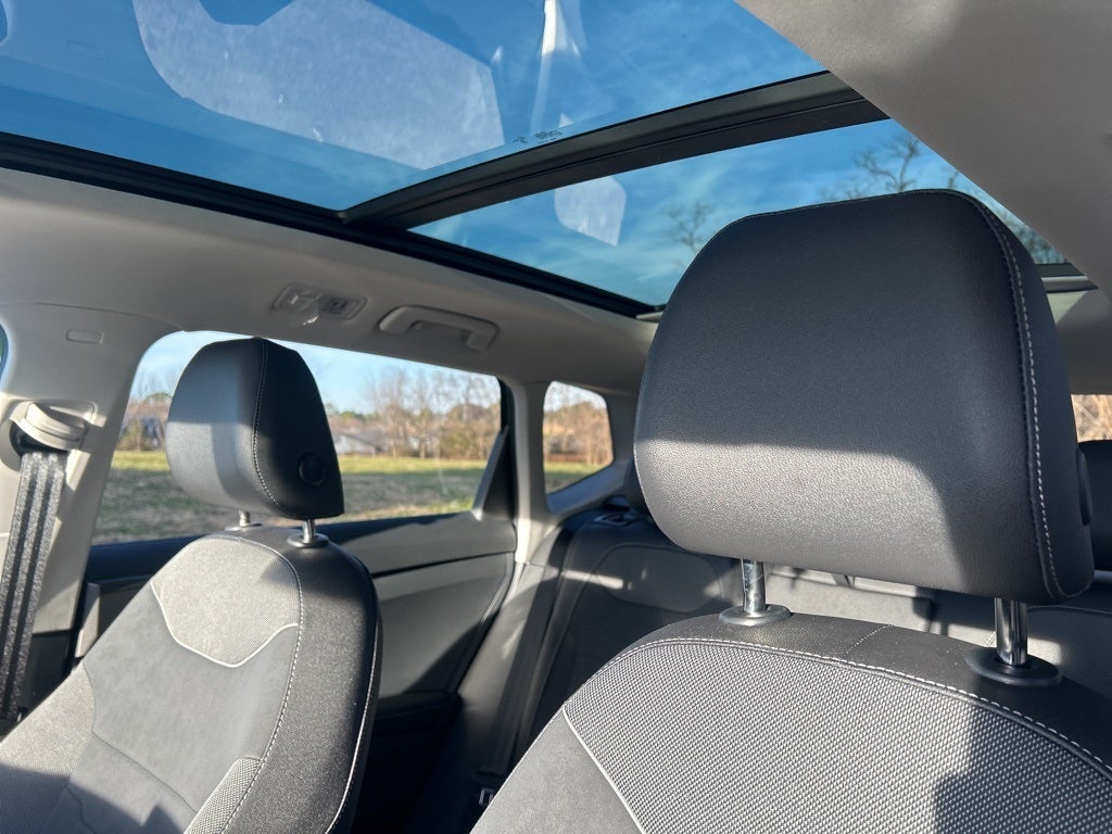 2026 Volkswagen Taos 1.5T SE Black