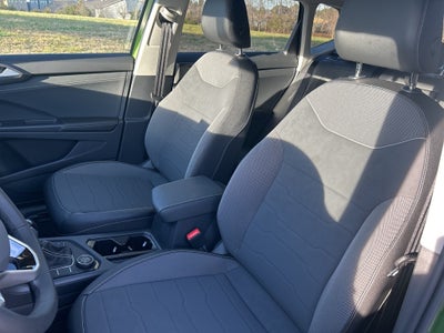 2026 Volkswagen Taos 1.5T SE Black