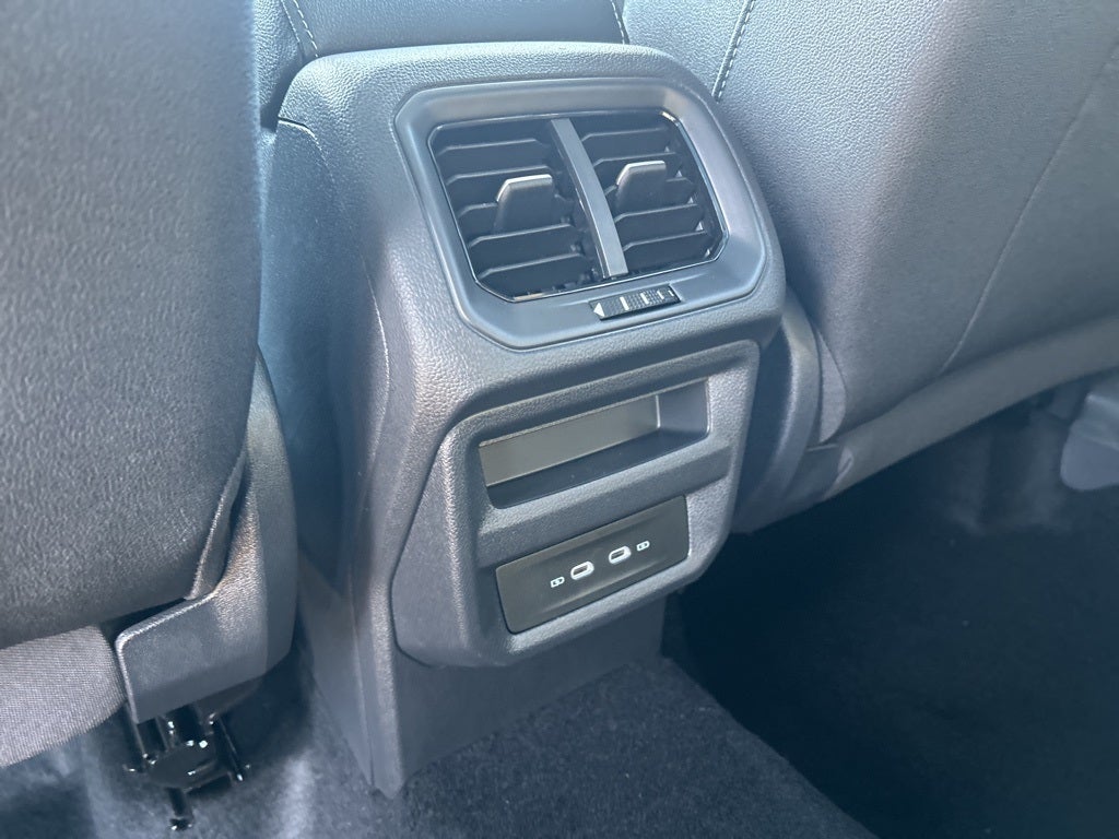 2026 Volkswagen Taos 1.5T SE Black