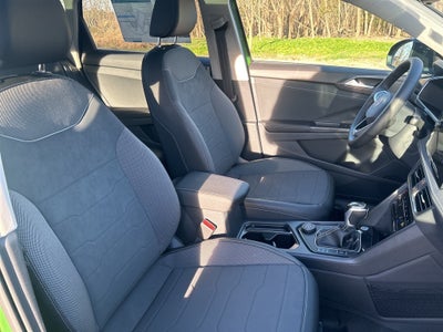 2026 Volkswagen Taos 1.5T SE Black