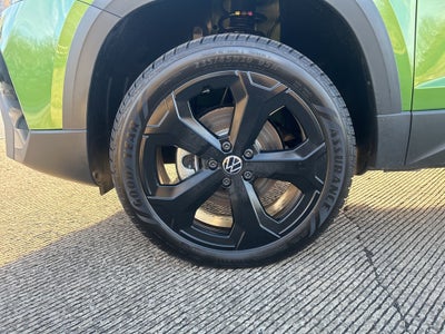 2026 Volkswagen Taos 1.5T SE Black