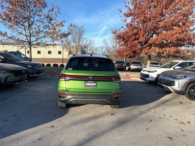 2026 Volkswagen Taos 1.5T SE Black