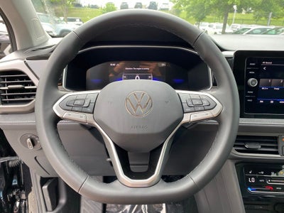 2026 Volkswagen Taos 1.5T SE Black