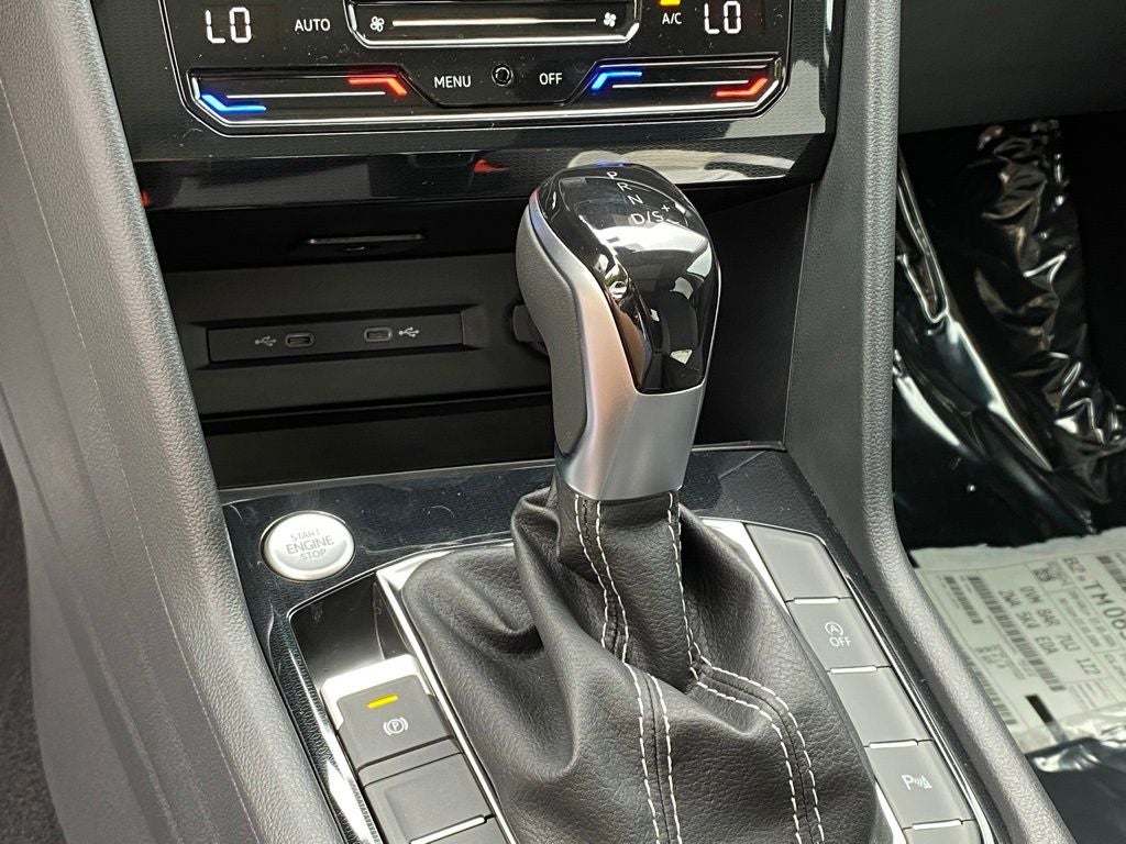 2026 Volkswagen Taos 1.5T SE Black