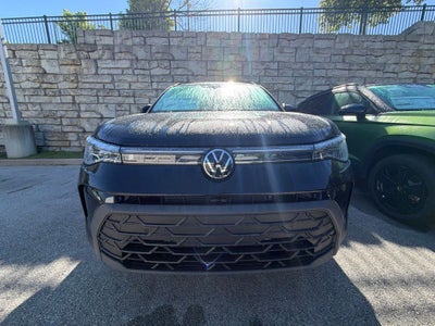 2026 Volkswagen Taos 1.5T SE Black