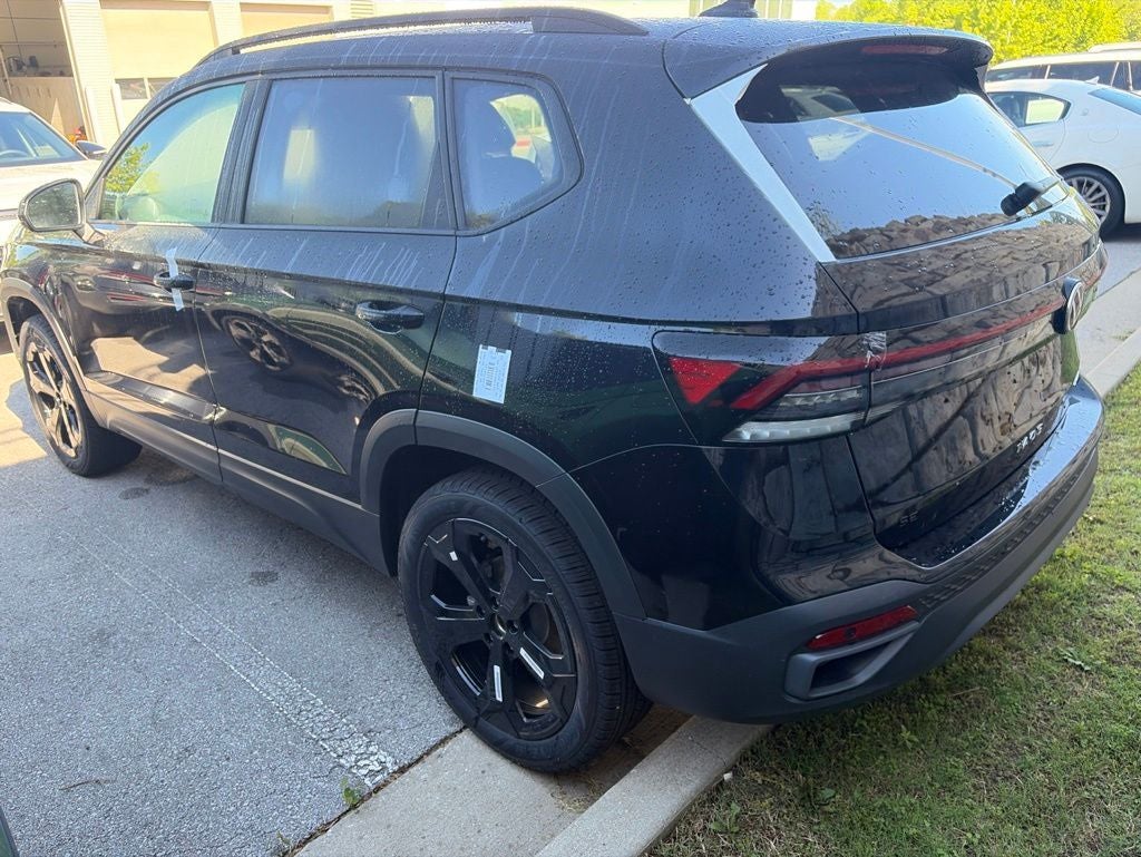 2026 Volkswagen Taos 1.5T SE Black