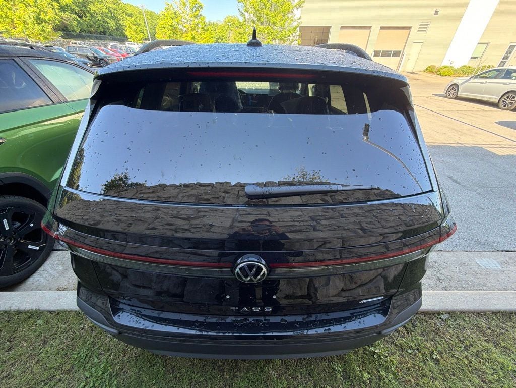 2026 Volkswagen Taos 1.5T SE Black