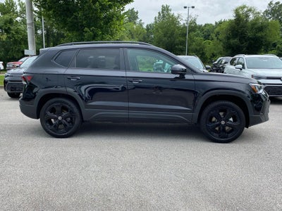2026 Volkswagen Taos 1.5T SE Black