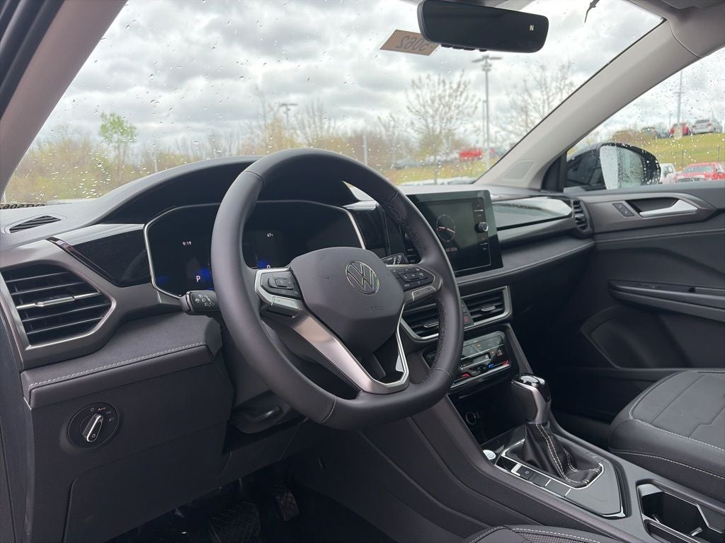 2026 Volkswagen Taos 1.5T SE Black