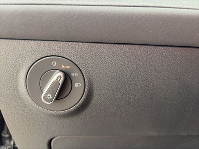 2026 Volkswagen Taos 1.5T SE Black