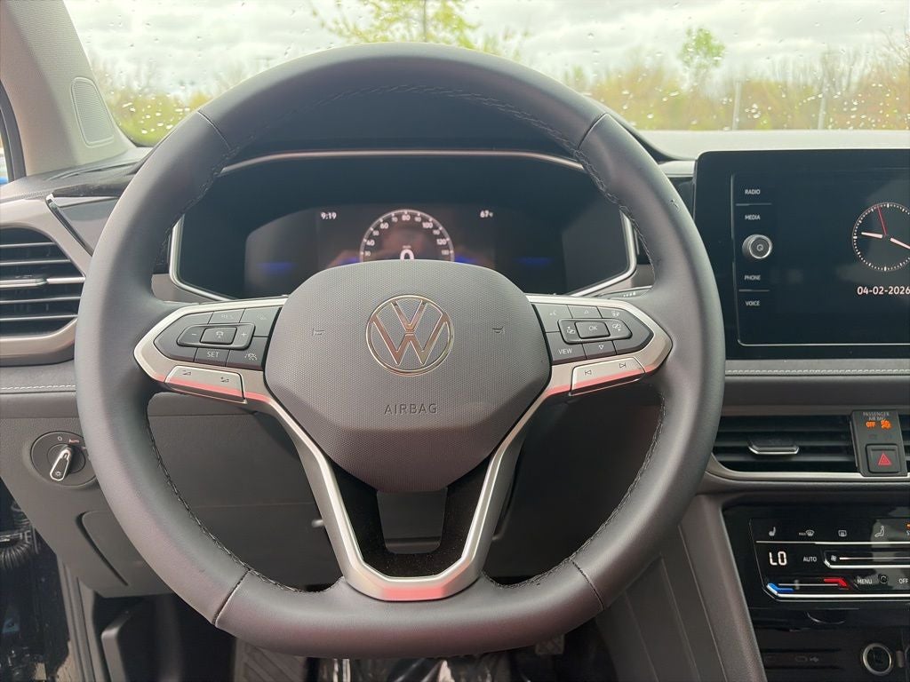 2026 Volkswagen Taos 1.5T SE Black