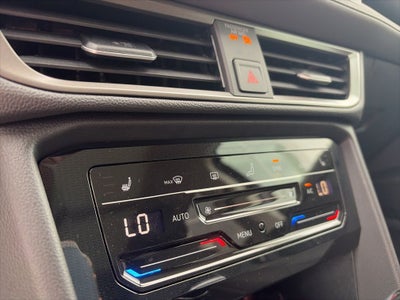 2026 Volkswagen Taos 1.5T SE Black