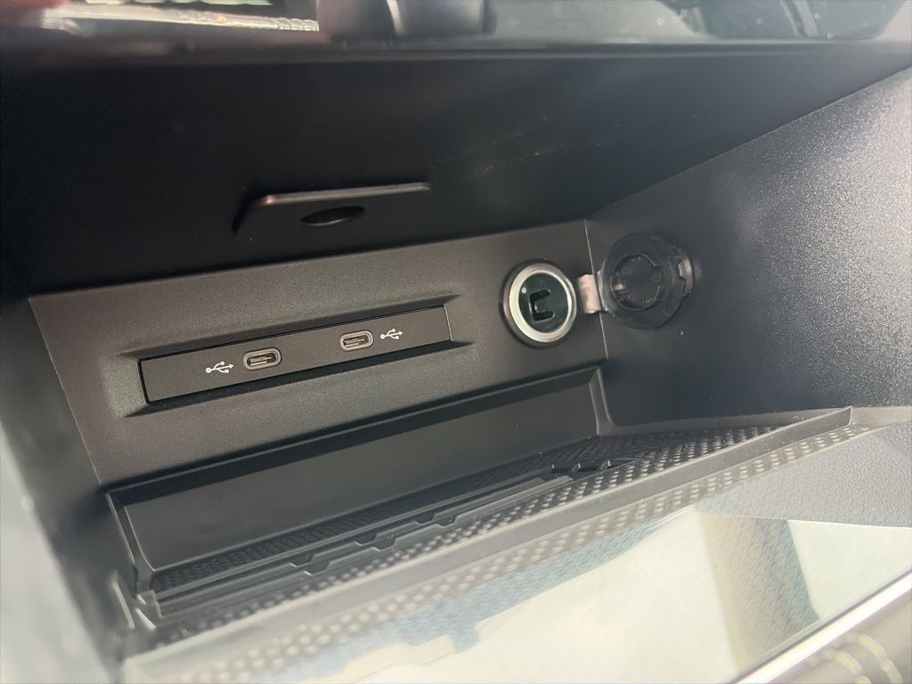 2026 Volkswagen Taos 1.5T SE Black