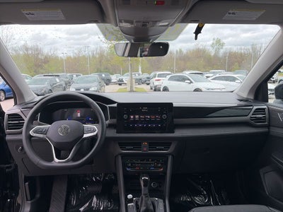 2026 Volkswagen Taos 1.5T SE Black