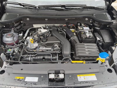 2026 Volkswagen Taos 1.5T SE Black