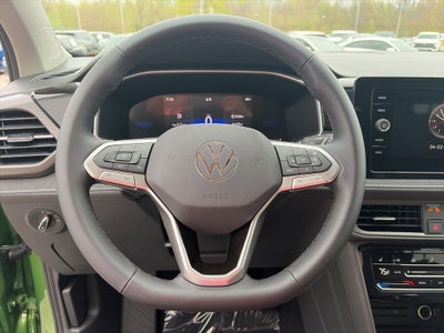 2026 Volkswagen Taos 1.5T SE Black