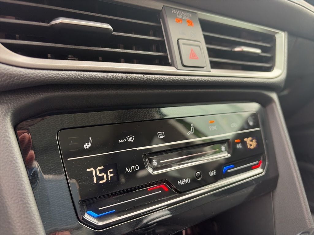 2026 Volkswagen Taos 1.5T SE Black