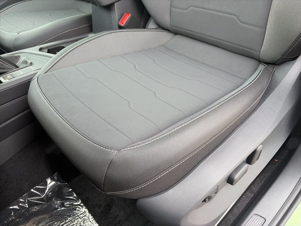 2026 Volkswagen Taos 1.5T SE Black