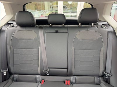 2026 Volkswagen Taos 1.5T SE Black