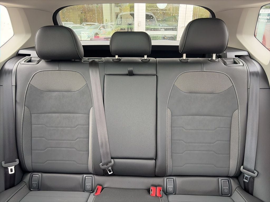 2026 Volkswagen Taos 1.5T SE Black