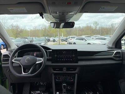 2026 Volkswagen Taos 1.5T SE Black