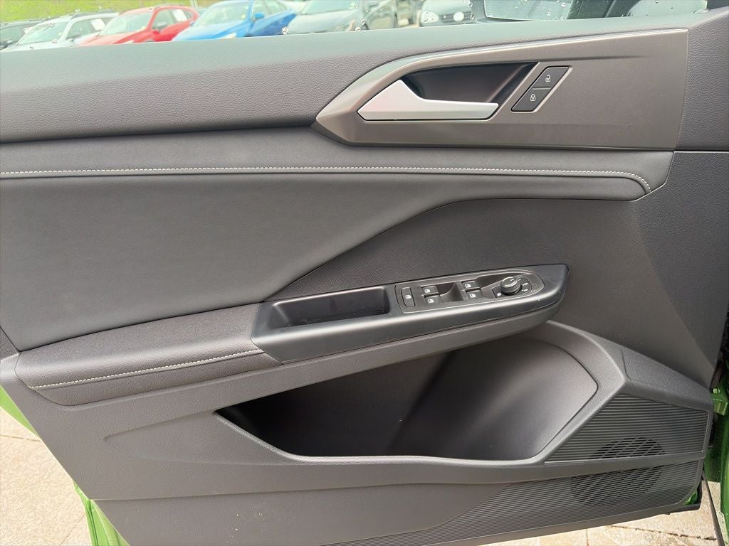 2026 Volkswagen Taos 1.5T SE Black