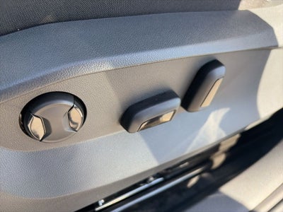 2026 Volkswagen Taos 1.5T SE Black