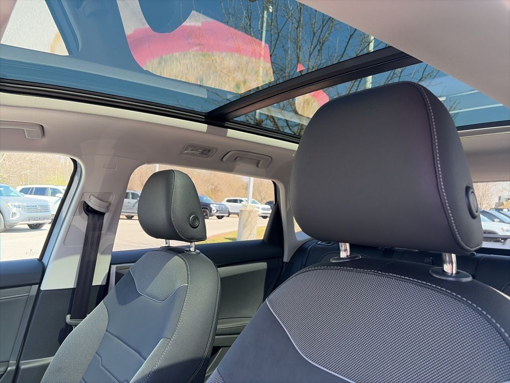 2026 Volkswagen Taos 1.5T SE Black