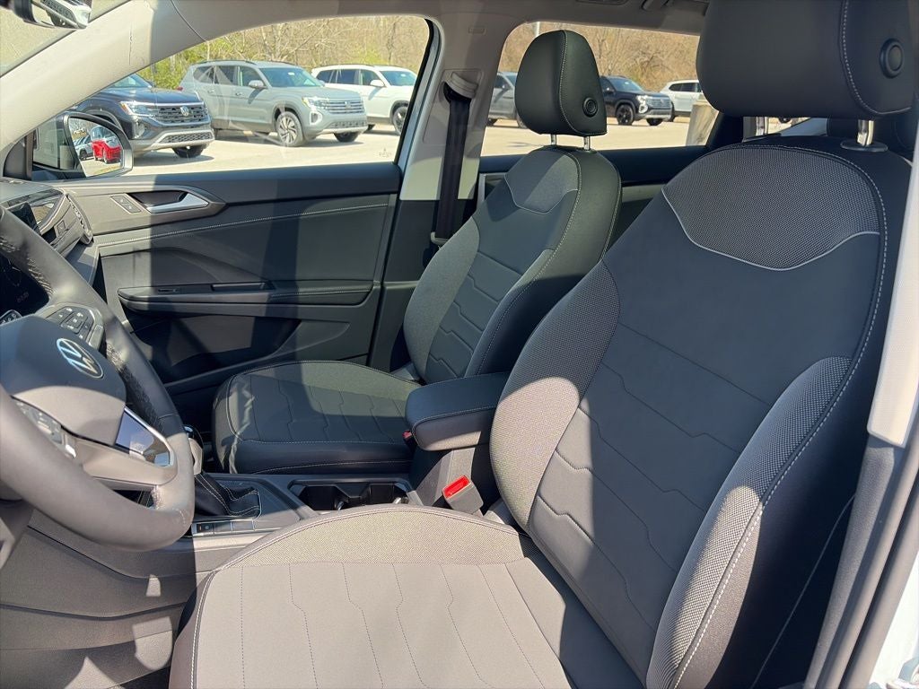 2026 Volkswagen Taos 1.5T SE Black