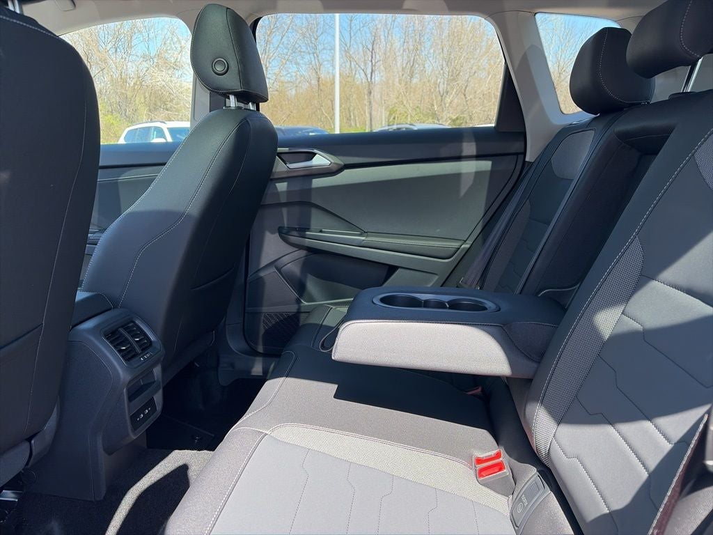 2026 Volkswagen Taos 1.5T SE Black