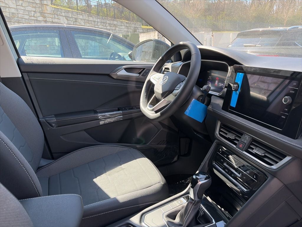 2026 Volkswagen Taos 1.5T SE Black